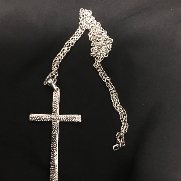 2 Silver plate pendants with rhinestones cross and a large key with necklace. - Picture 3 of 7